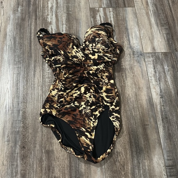 Soma Leopard Print One Piece Slimming Swimsuit Size 12 - Picture 2 of 8